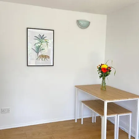 Stylish & Tranquil Flat With Excellent Connections Apartment London Exterior photo